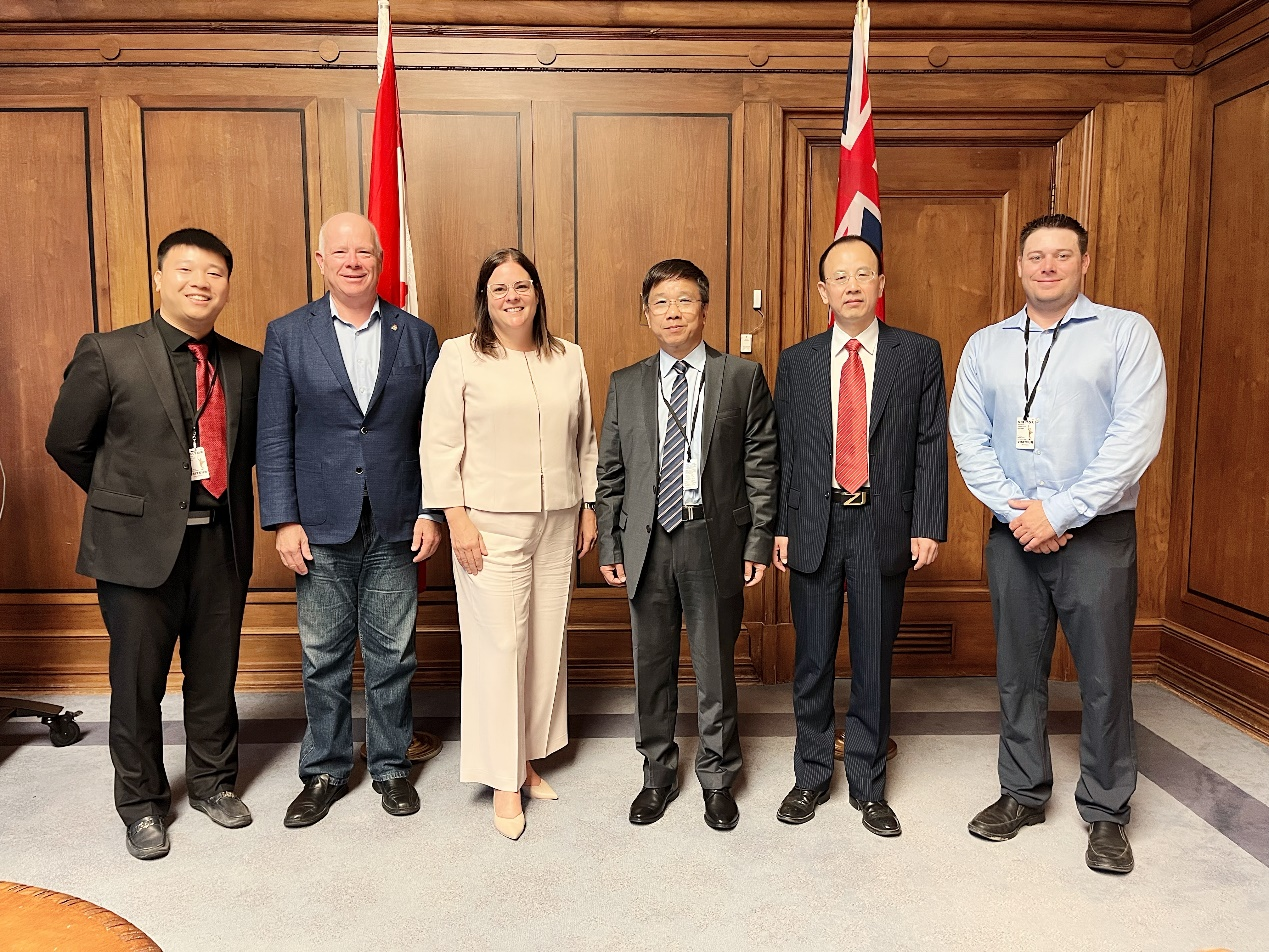 KY开元电竞集团董事长王平卫拜会加拿大曼尼托巴省省长